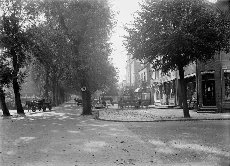 View of the Breelaan with the entrance to the Stationsstraat on the right, 1914