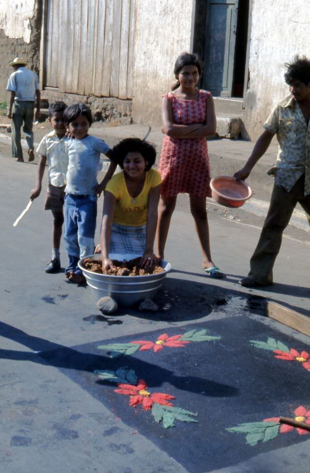 Easter celebrations, Sonsonate, 1977