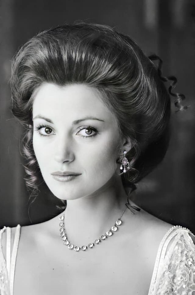 Stunning Photos of Jane Seymour during the Filming of 'Somewhere in Time (1980)'