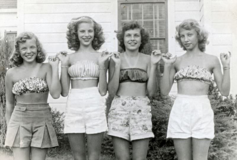 Stunning Photos of Teenage Girls Having a Good time in the 1940s