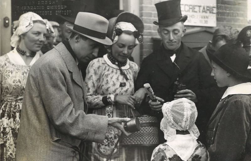 Stunning Photos of a Peasant Wedding in Schermer in old West Frisian Style, 1942