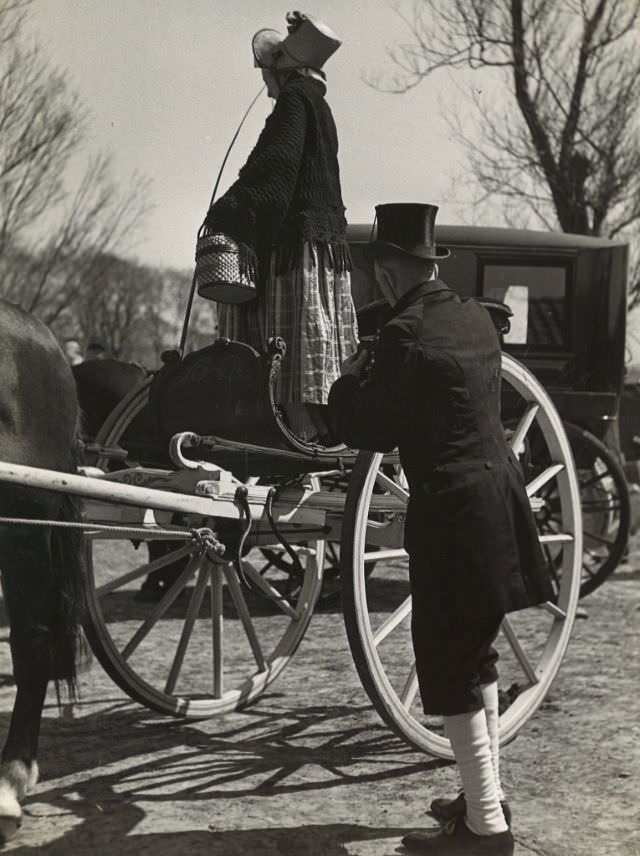 Stunning Photos of a Peasant Wedding in Schermer in old West Frisian Style, 1942