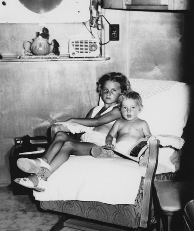 Life of an Arizona Family in the Early 1950s Through Fabulous Vintage Photos