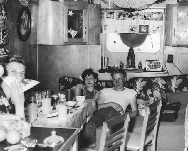 Life of an Arizona Family in the Early 1950s Through Fabulous Vintage Photos