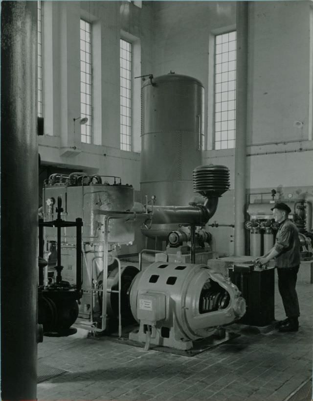 Vintage Photos of the Auto Union DKW F89 Meisterklasse Factory in 1951