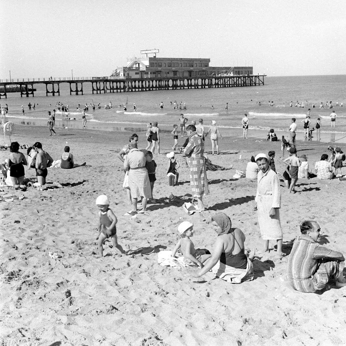 What Mar del Plata, Argentina looked like in the 1940s, Through Fascinating Historical Photos