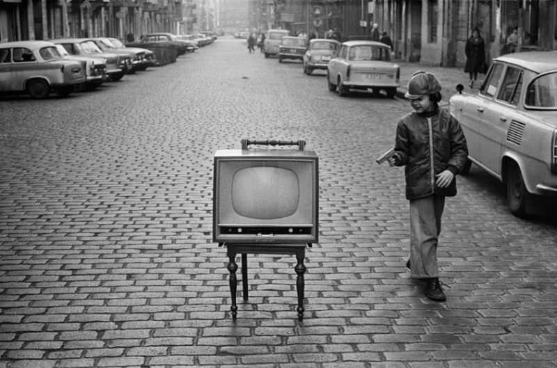 Life in East Berlin during the 1970s and 1980s Through the Lens of Bernd Heyden