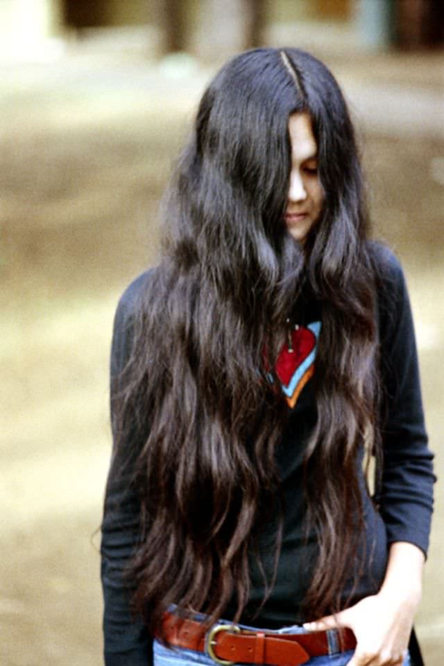 Fabulous Photos of Young Hawaiian Girls from the 1970s