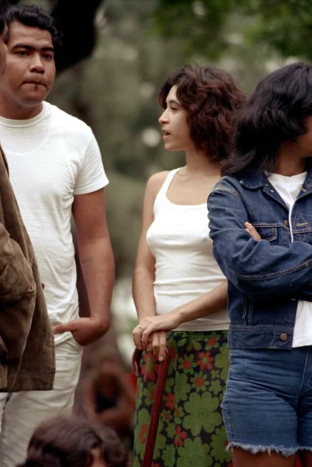 Fabulous Photos of Young Hawaiian Girls from the 1970s