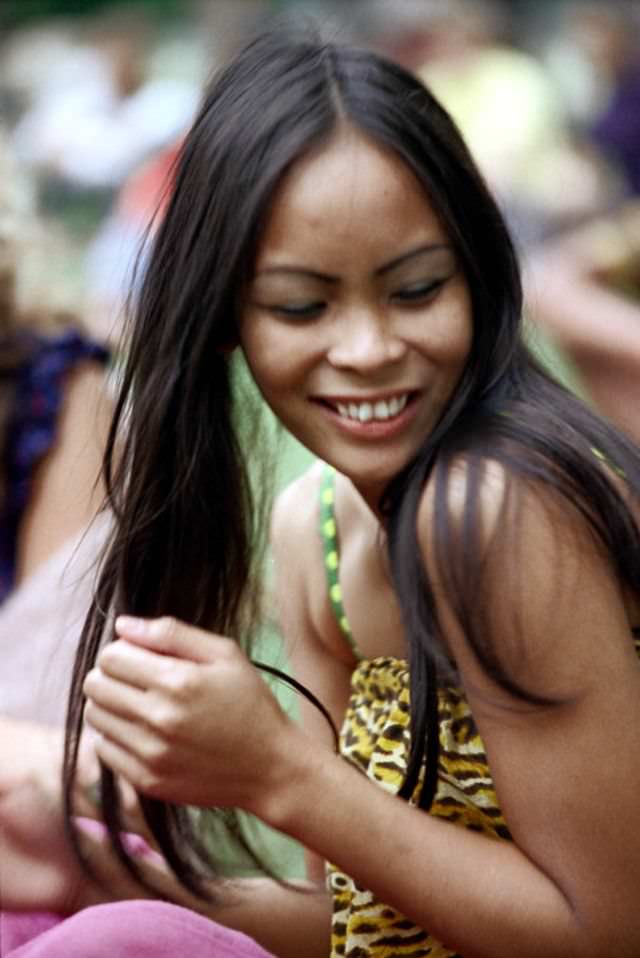 Fabulous Photos of Young Hawaiian Girls from the 1970s