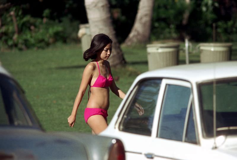 Fabulous Photos of Young Hawaiian Girls from the 1970s