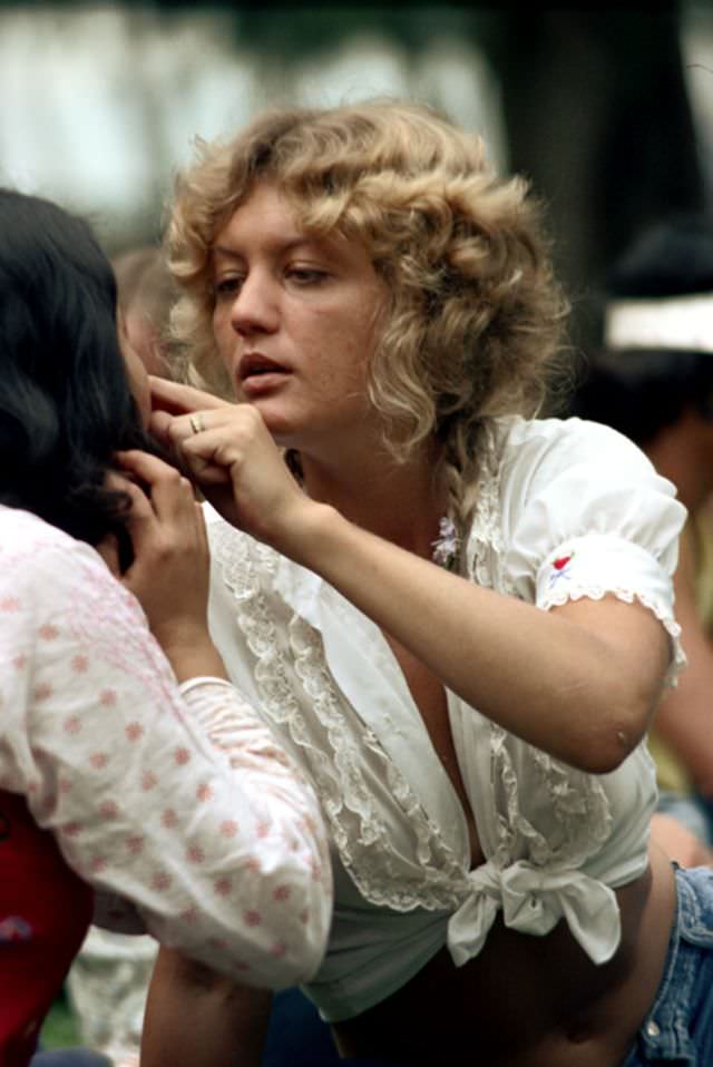 Fabulous Photos of Young Hawaiian Girls from the 1970s