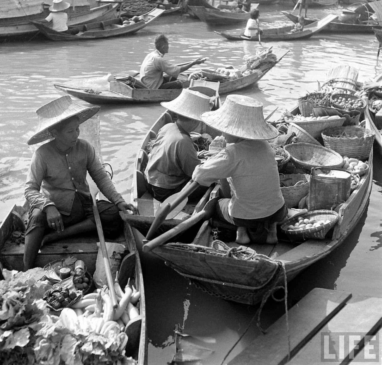 Fascinating Vintage Photos of Life on Bangkok's Chao Phraya River in the 1950s