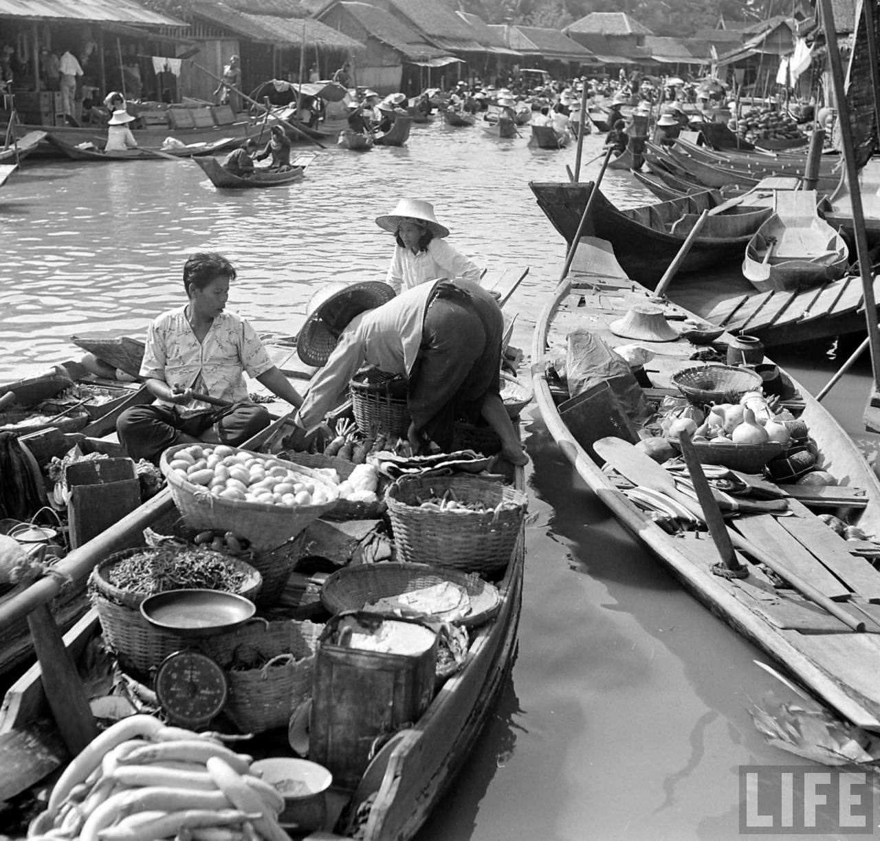 Fascinating Vintage Photos of Life on Bangkok's Chao Phraya River in the 1950s