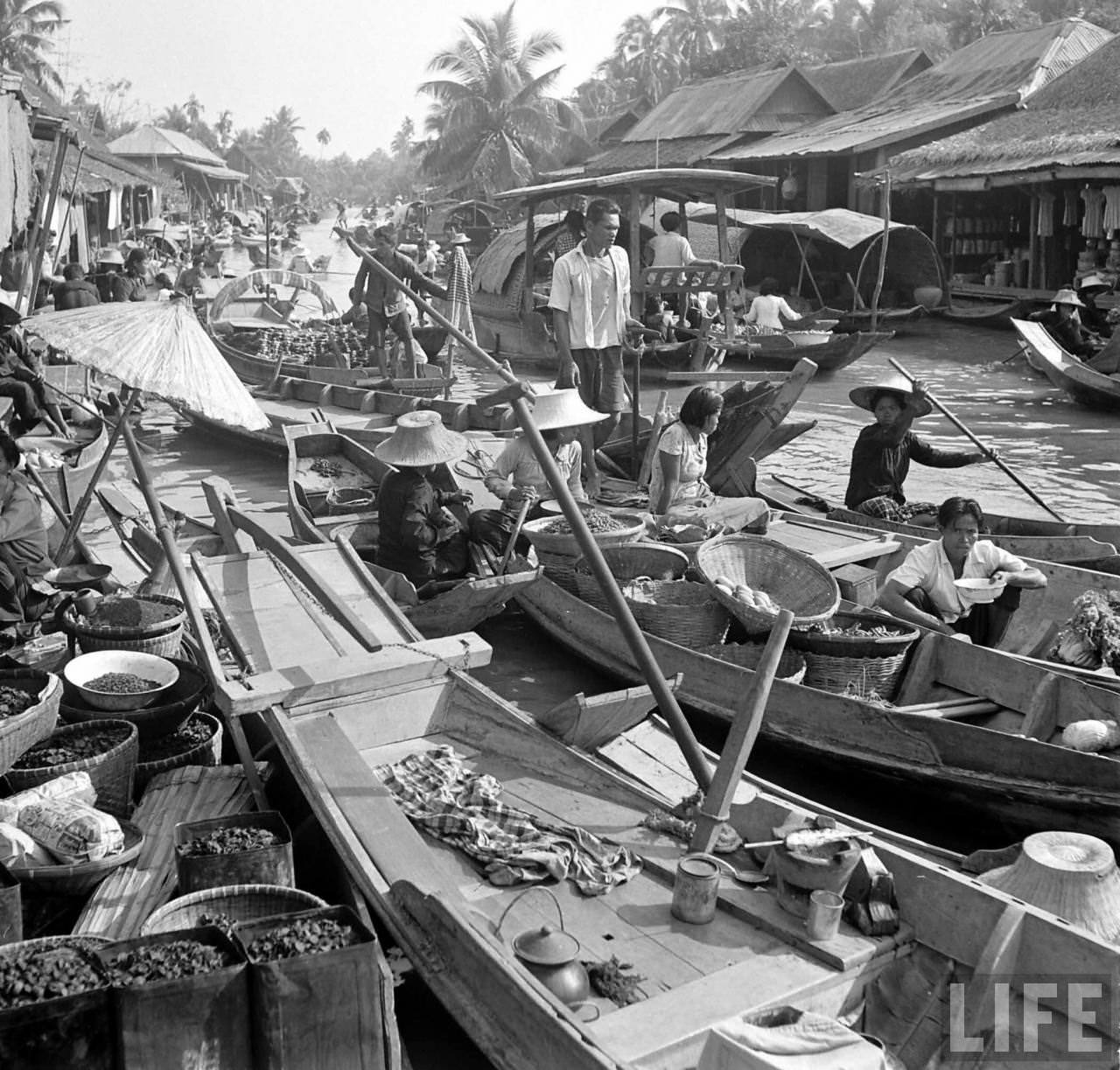 Fascinating Vintage Photos of Life on Bangkok's Chao Phraya River in the 1950s