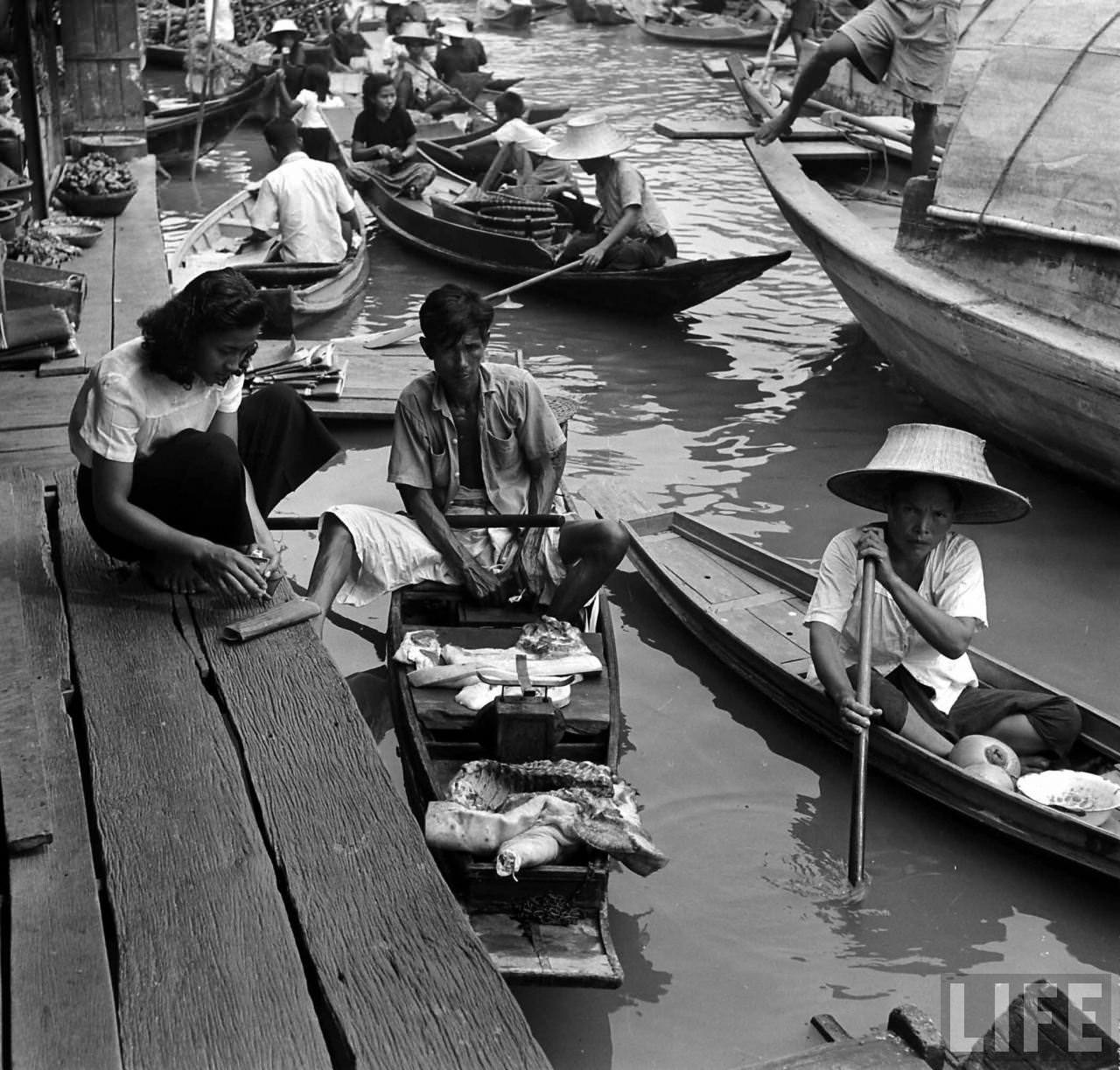 Fascinating Vintage Photos of Life on Bangkok's Chao Phraya River in the 1950s