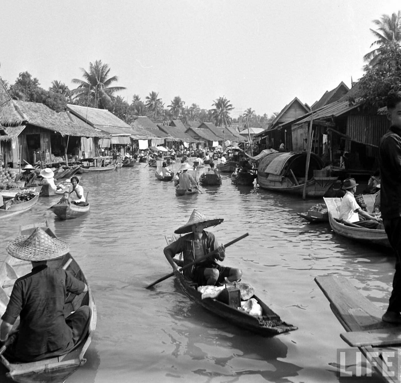 Fascinating Vintage Photos of Life on Bangkok's Chao Phraya River in the 1950s