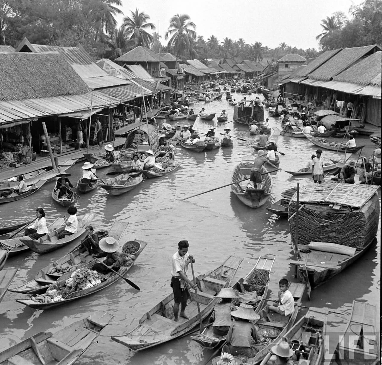 Fascinating Vintage Photos of Life on Bangkok's Chao Phraya River in the 1950s