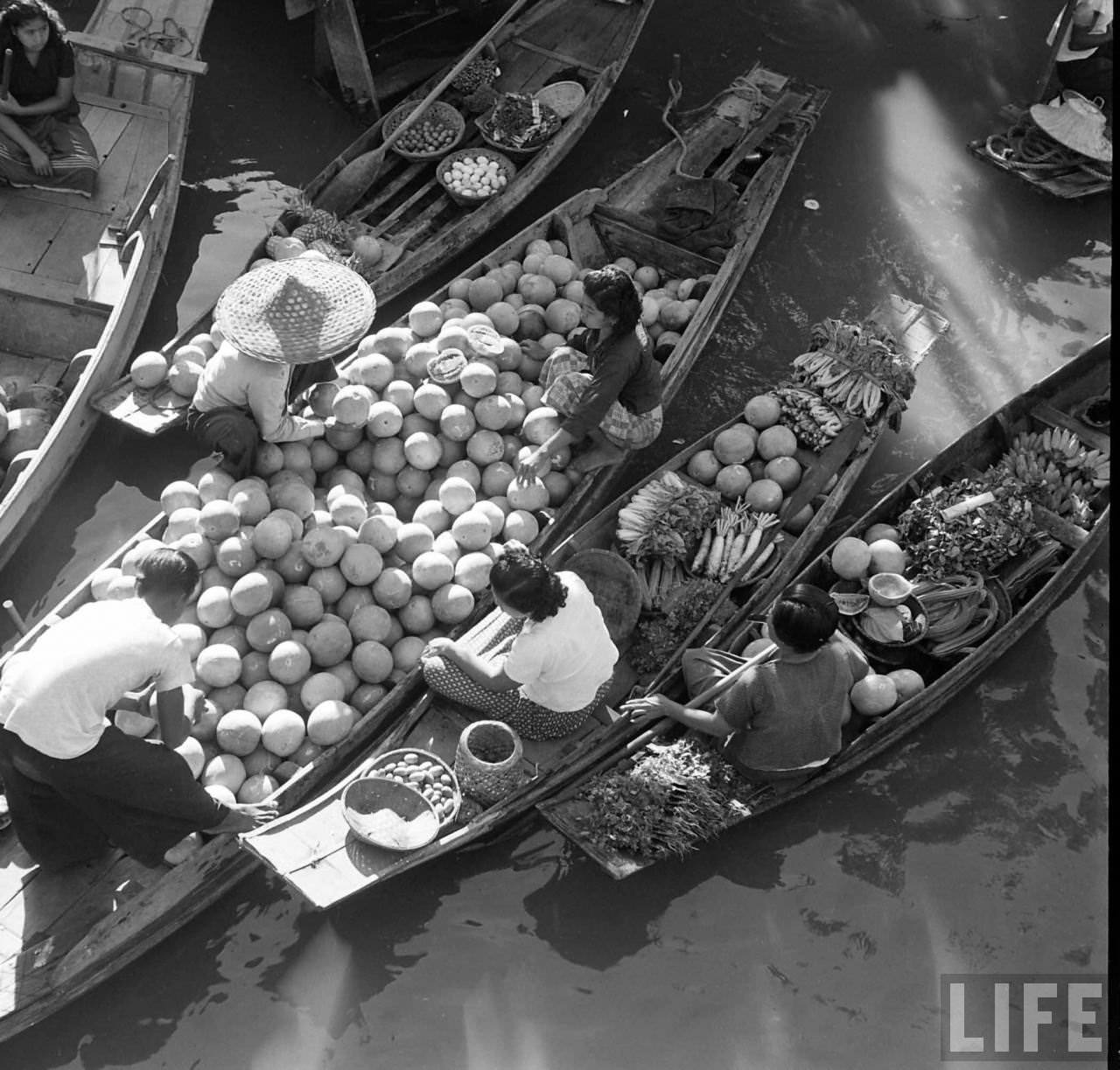 Fascinating Vintage Photos of Life on Bangkok's Chao Phraya River in the 1950s