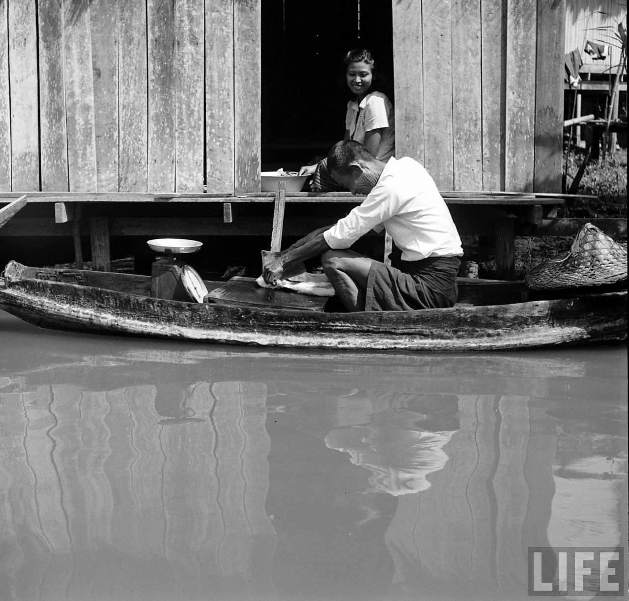 Fascinating Vintage Photos of Life on Bangkok's Chao Phraya River in the 1950s