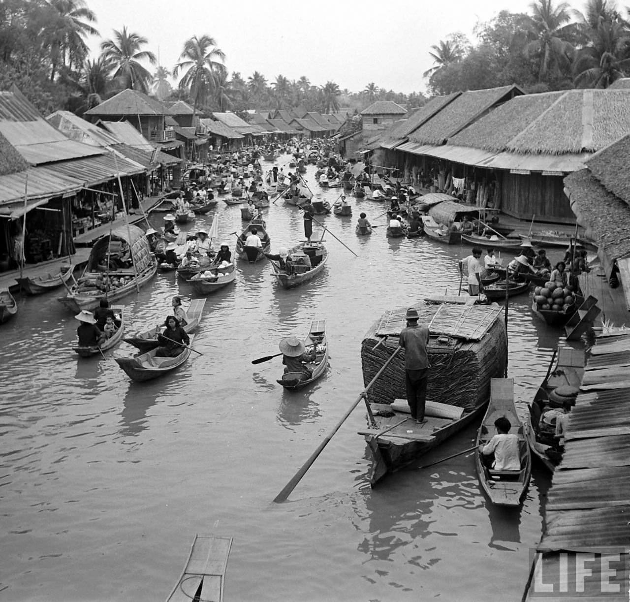 Fascinating Vintage Photos of Life on Bangkok's Chao Phraya River in the 1950s