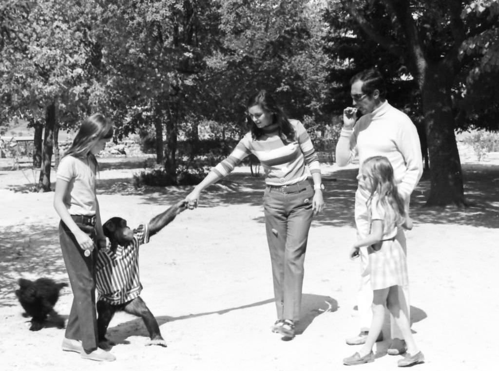 Luis Miguel Dominguin and family in Cuenca, 1967