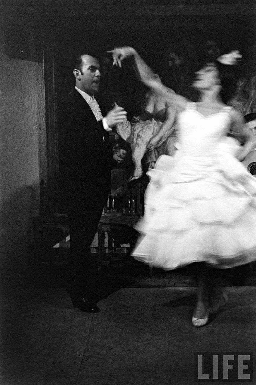 Stunning Historical Photos of Gypsy Dancers in Madrid in 1960