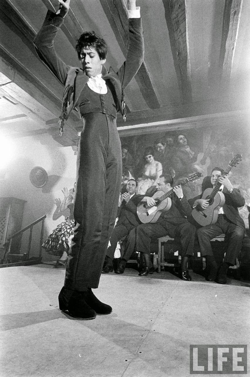 Stunning Historical Photos of Gypsy Dancers in Madrid in 1960