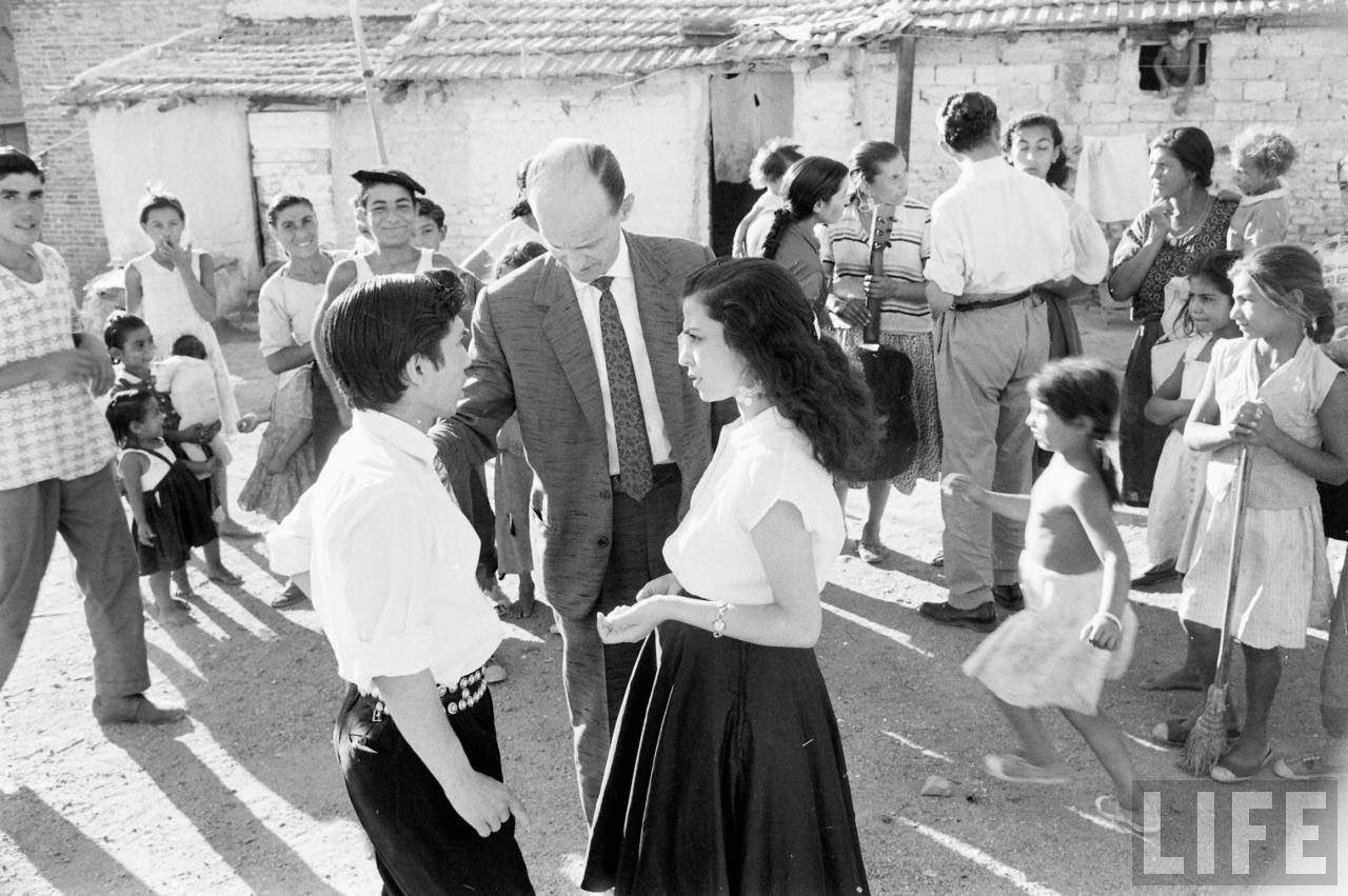 Stunning Historical Photos of Gypsy Dancers in Madrid in 1960