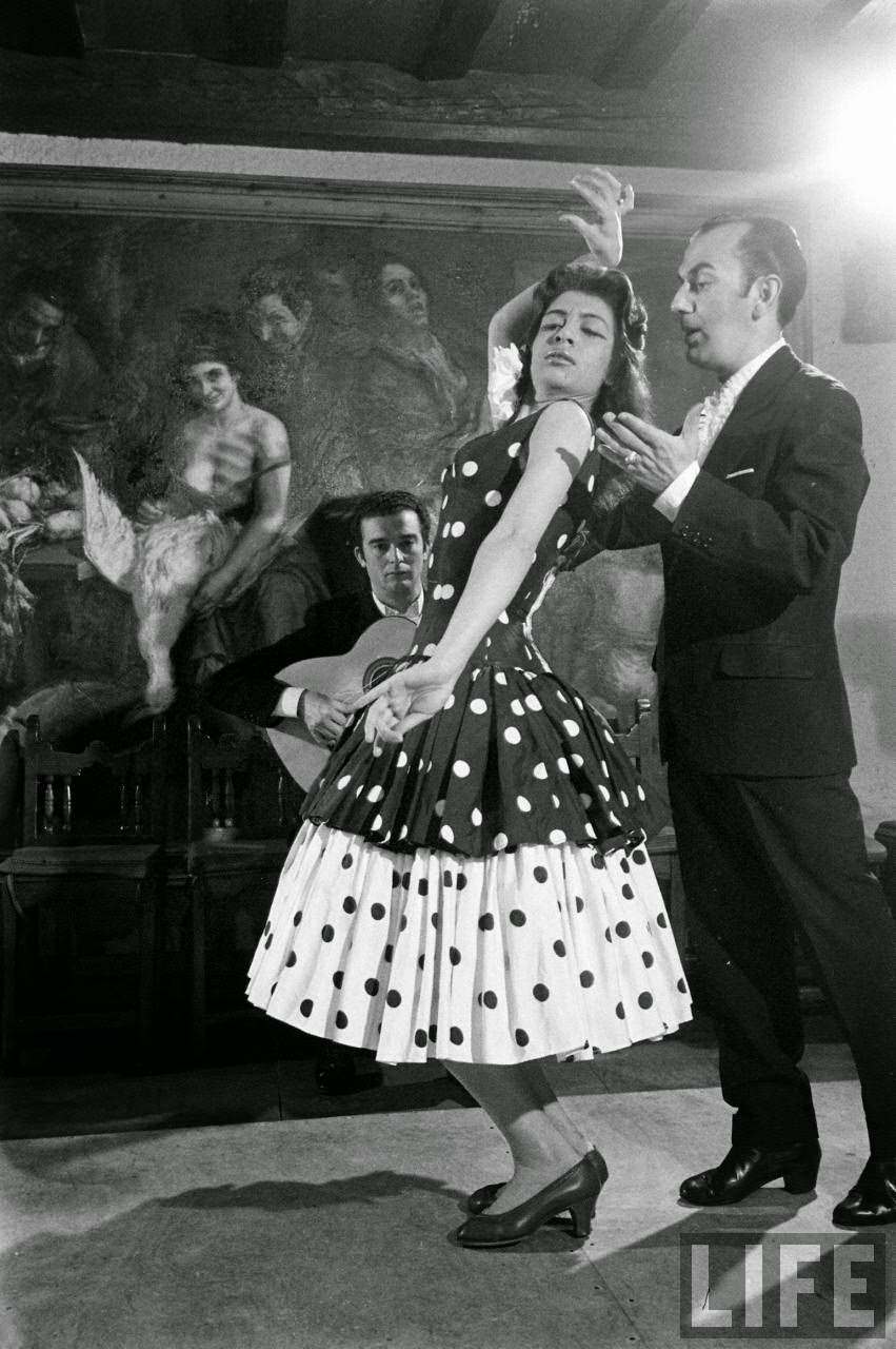 Stunning Historical Photos of Gypsy Dancers in Madrid in 1960