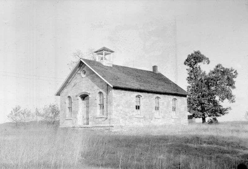 Historical Photos of Kansas Houses and Buildings in the Late 1940s