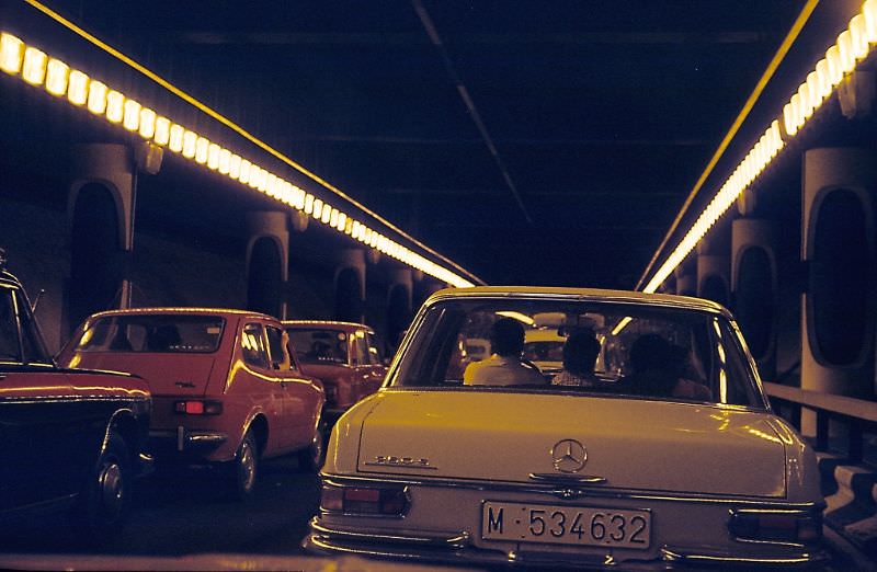 Street Life of Madrid, Spain in the 1970s Through These Fascinating Photos