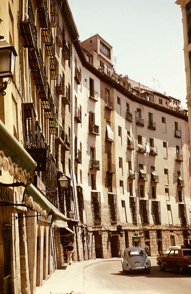 Street Life of Madrid, Spain in the 1970s Through These Fascinating Photos