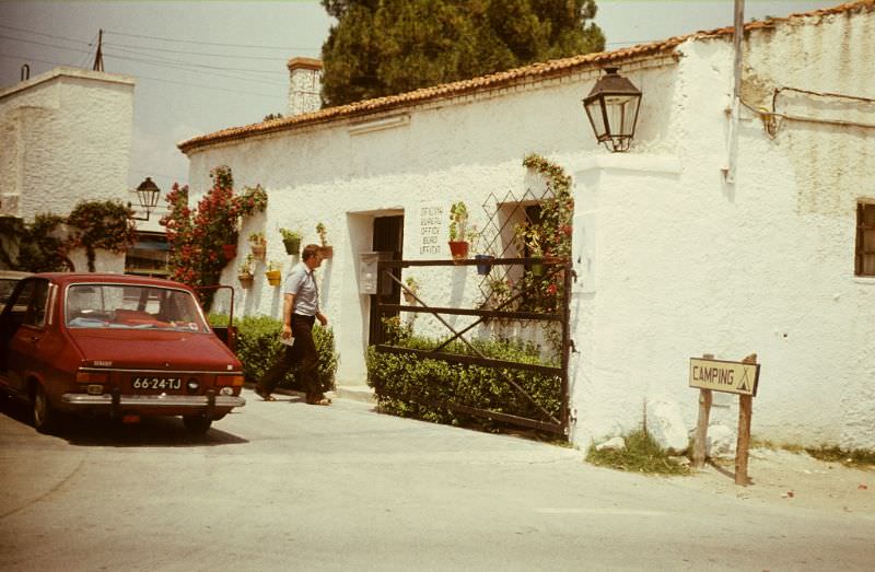 Street Life of Madrid, Spain in the 1970s Through These Fascinating Photos