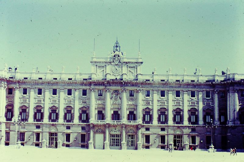 Street Life of Madrid, Spain in the 1970s Through These Fascinating Photos