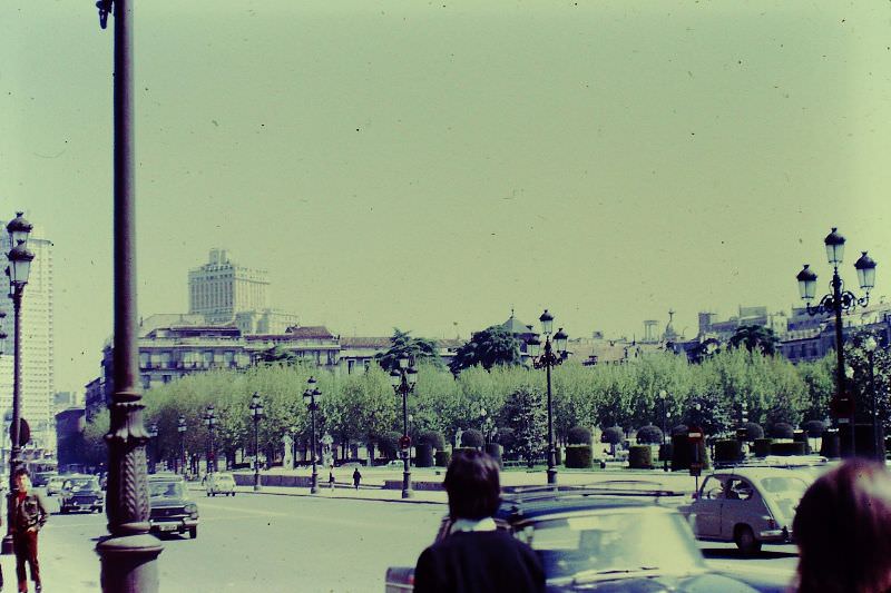 Street Life of Madrid, Spain in the 1970s Through These Fascinating Photos