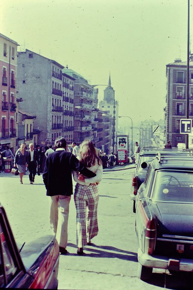 Street Life of Madrid, Spain in the 1970s Through These Fascinating Photos