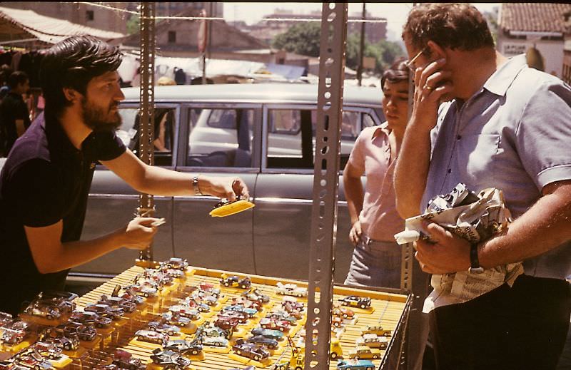 Street Life of Madrid, Spain in the 1970s Through These Fascinating Photos