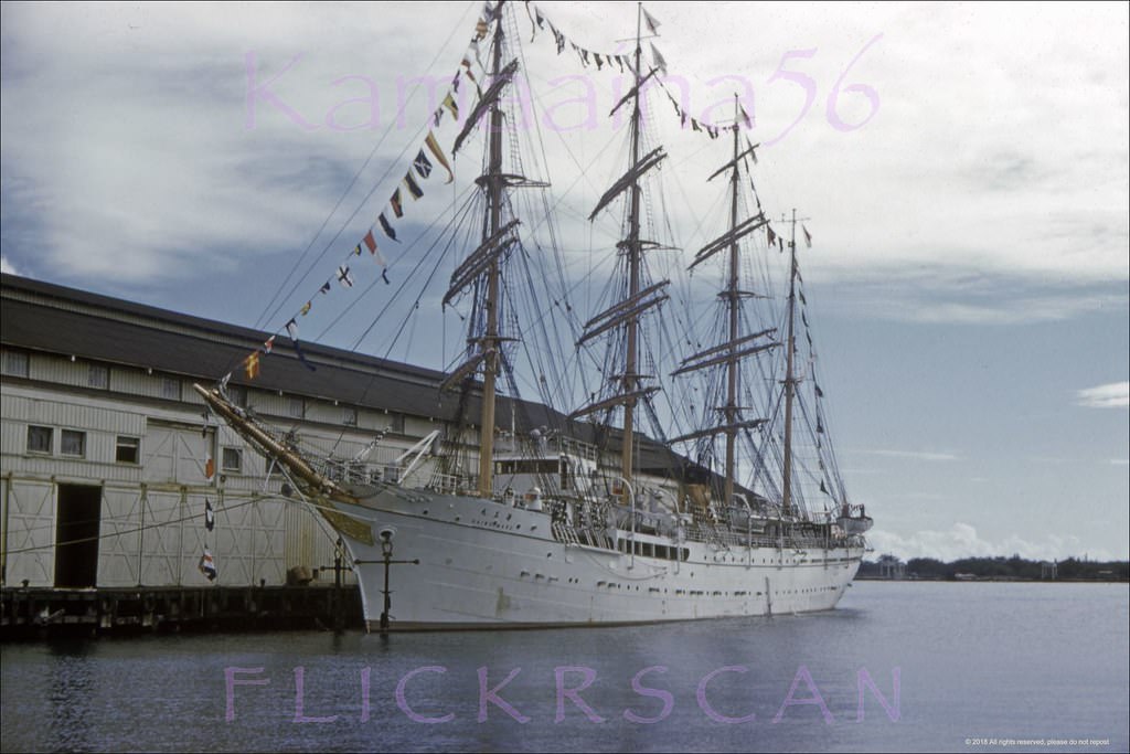 Kaiwo Maru Pier 6 Honolulu, 1960