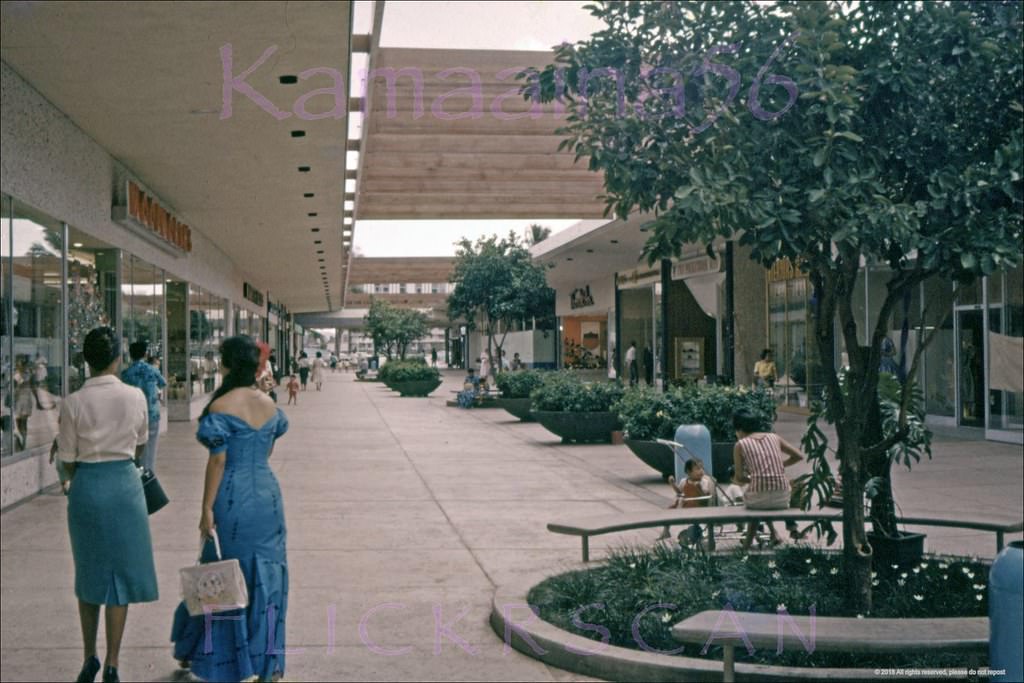 Ala Moana Mall Level Stores, 1960