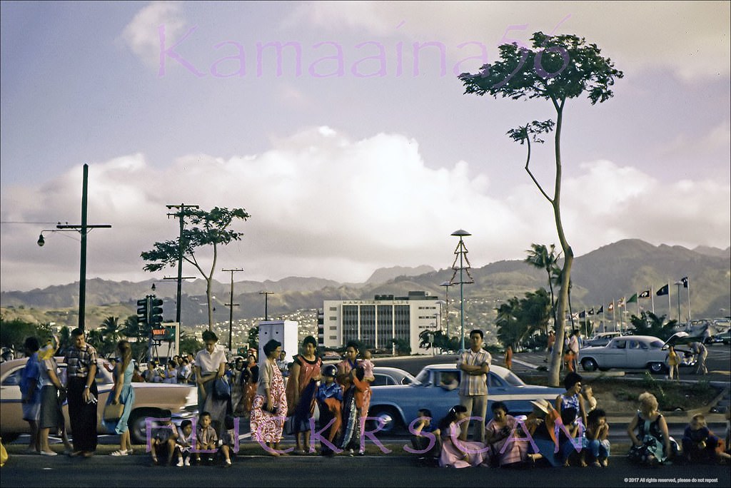 Christmas Crowd Ala Moana, 1959