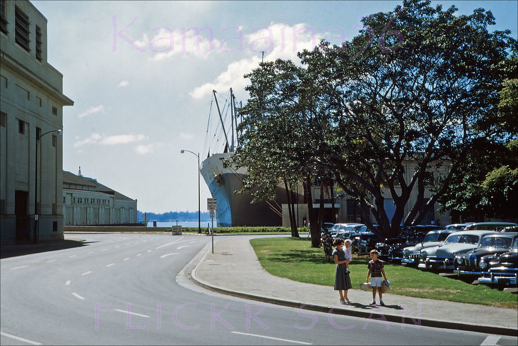 Looking along the eastbound lanes of Ala Moana Blvd. at Honolulu Harbor, 1953.