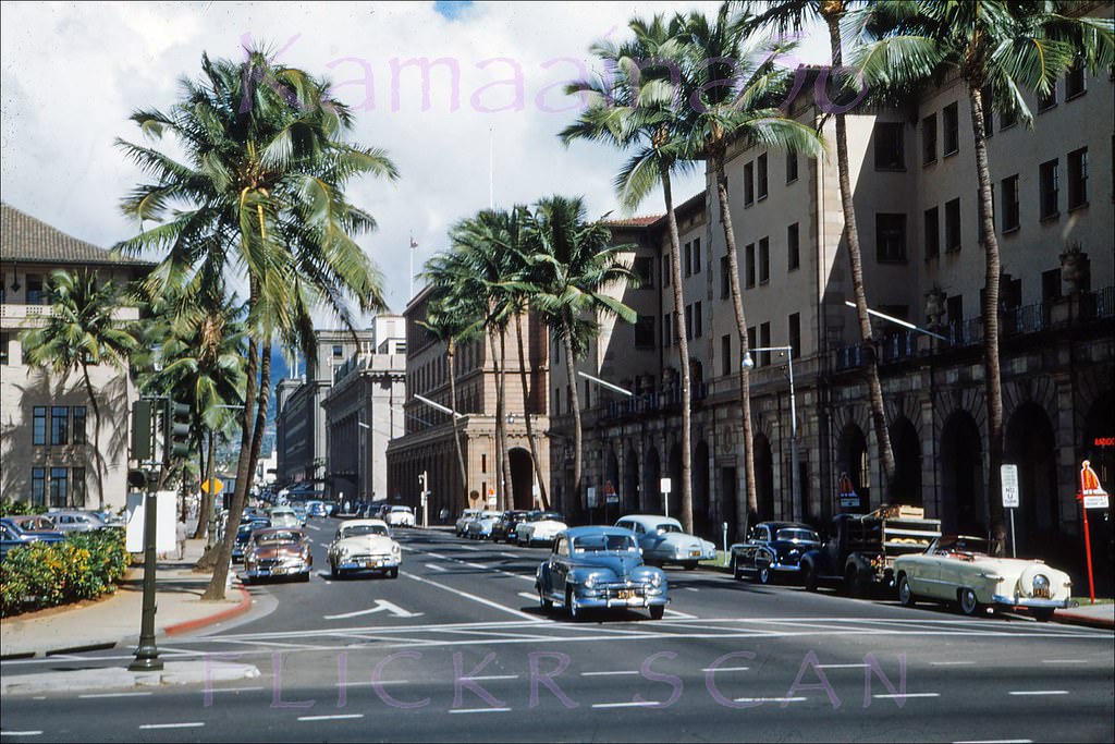 Looking across Ala Moana Blvd along Bishop Street in downtown Honolulu, 1953