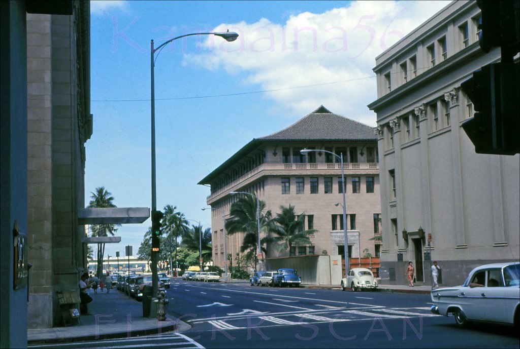 Looking towards the harbor along Bishop Street at the intersection with South King Street in downtown Honolulu, 1966.