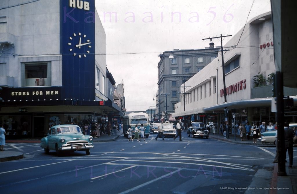 Hotel Street at Fort Honolulu, 1960.