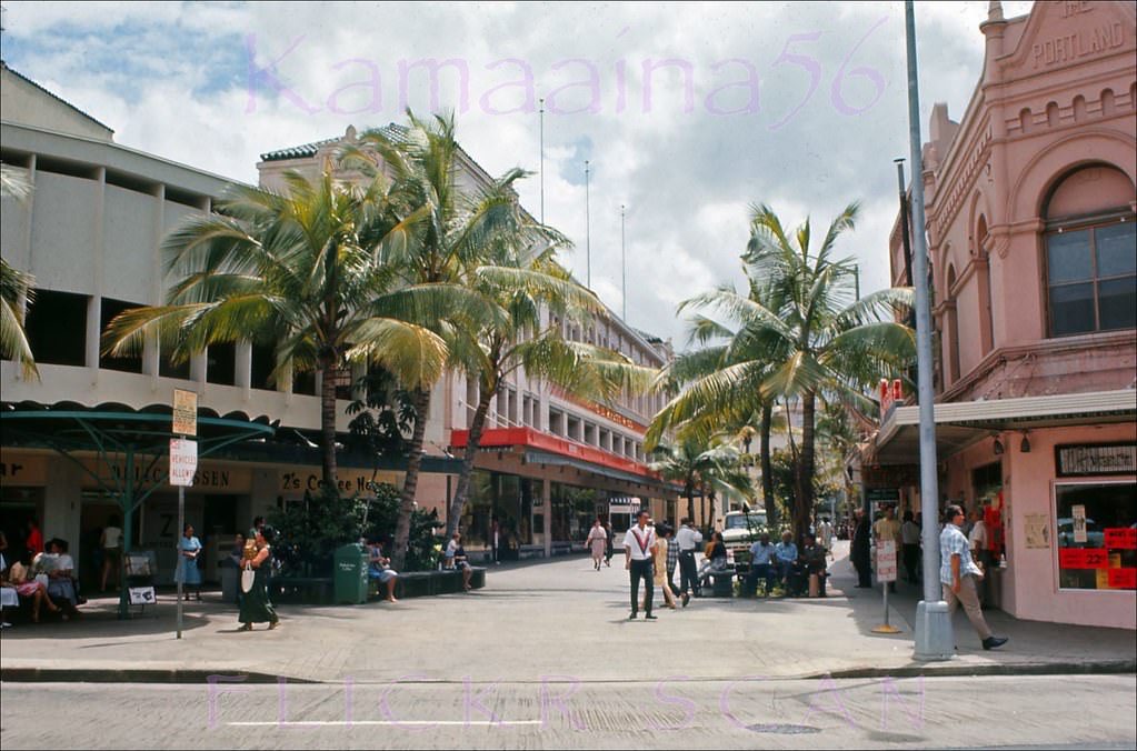 Union Mall Kress Honolulu, 1966.