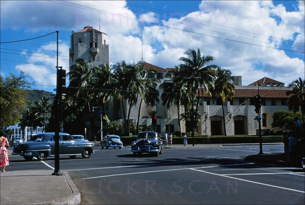 Looking mauka towards Honolulu City Hall at the corner of Punchbowl Street and South King. Part of a vintage slide group from around 1954.