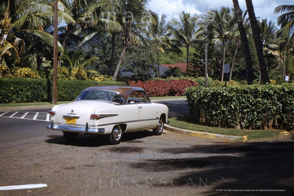 Kahala Ave at Royal Honolulu, 1952.