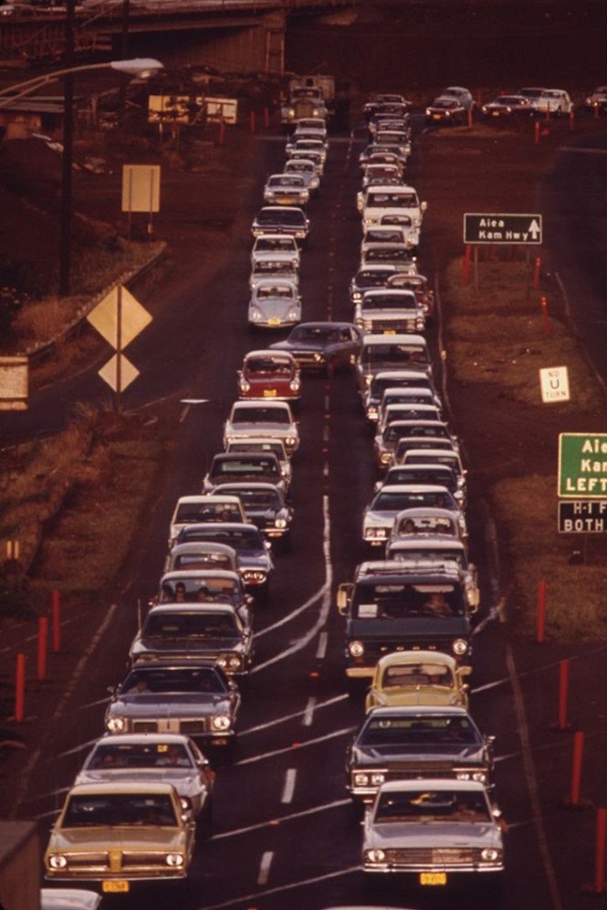 Honolulu traffic doesn't seem to have changed much.