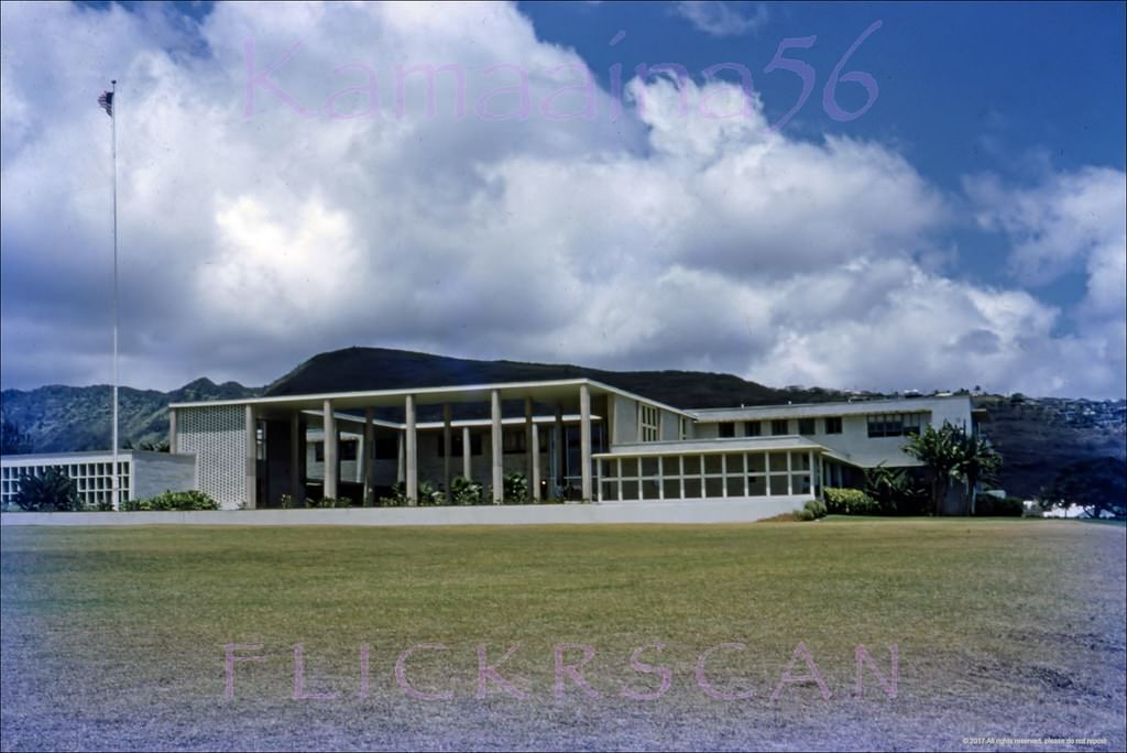 The 1949 administration building at the University of Hawaii’s Manoa Valley campus in Honolulu. Vantage point is the corner of Dole Street and University Avenue, 1951